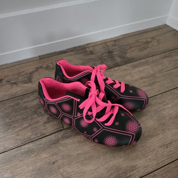 Kids Pink and Black Soccer Size 3 Cleats/Shoes - Picture 2 of 11